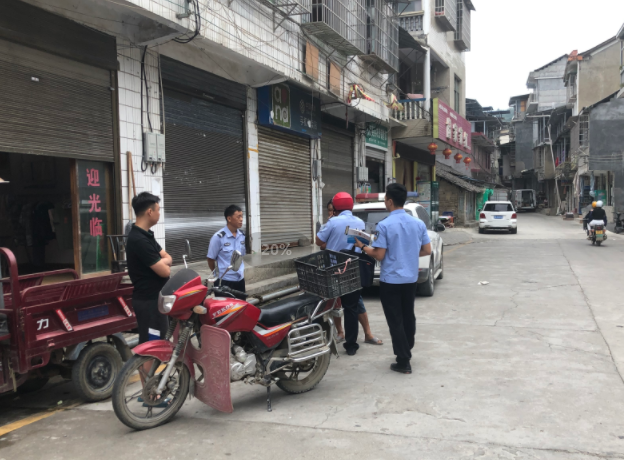 河口乡：“一盔一带”专项整治行动不停歇