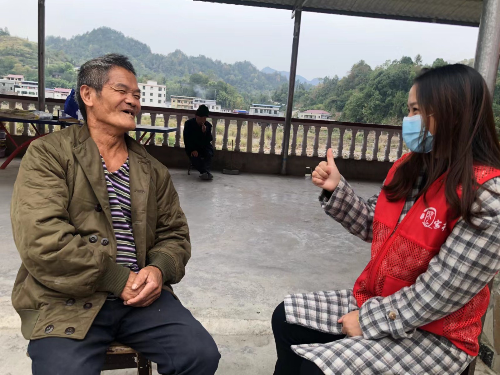 廖家村镇开展“敬老月”活动
