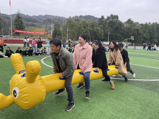 沙塔坪中学举办“清廉校园”主题文化艺术节