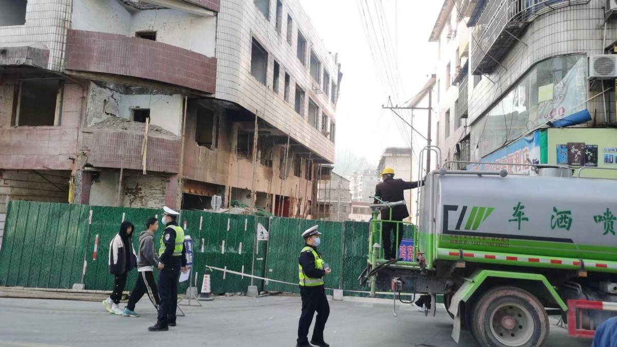 县征收中心：拆除工作正在进行时