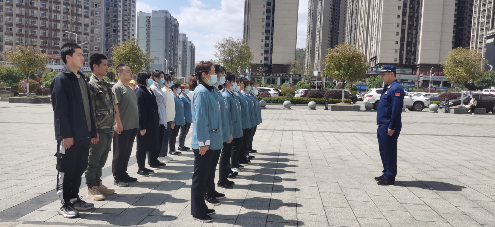 桑植县行政中心开展保安物业岗位“大练兵”