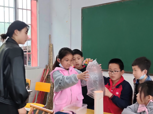 瑞塔铺小学举行教学比武活动