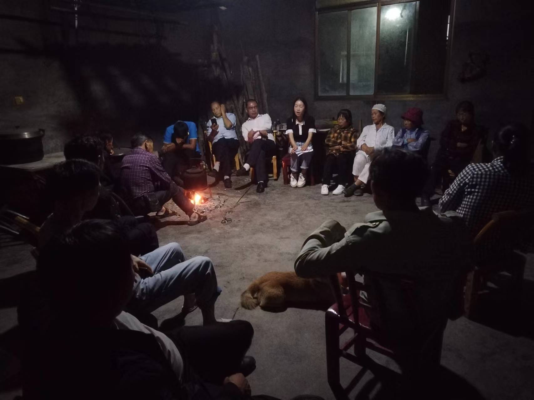 上河溪乡召开惠民助民屋场会