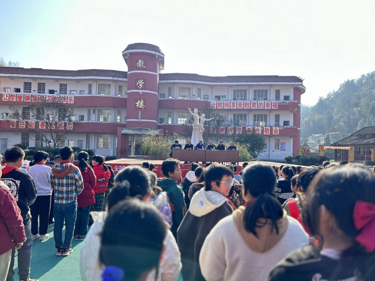 张家界航空工业职业技术学院“送体下乡”助力乡村振兴