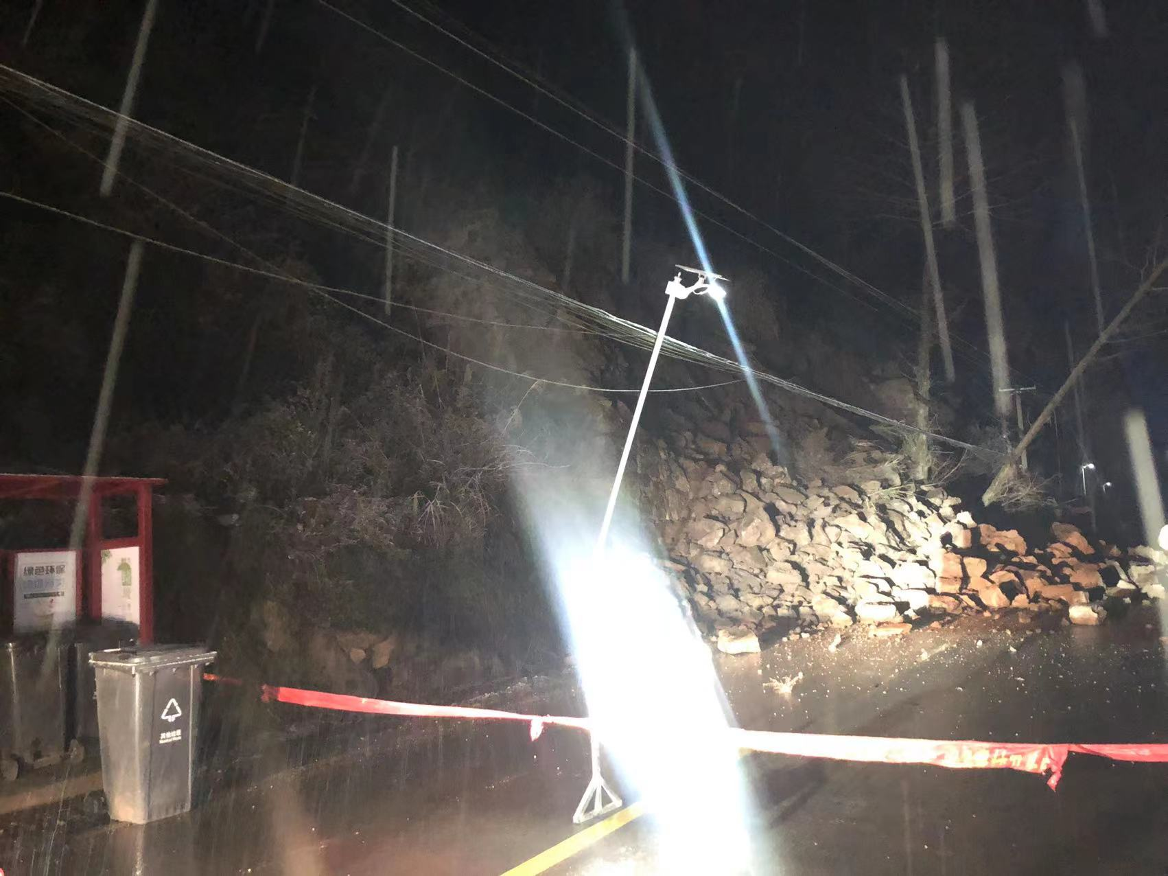 走马坪白族乡成功制止一起切坡建房  避免生命财产造成损失