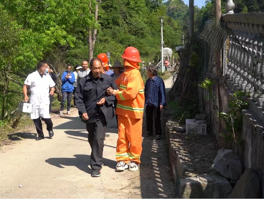 陈家河镇：开展山洪地质灾害及森林火灾综合应急演练