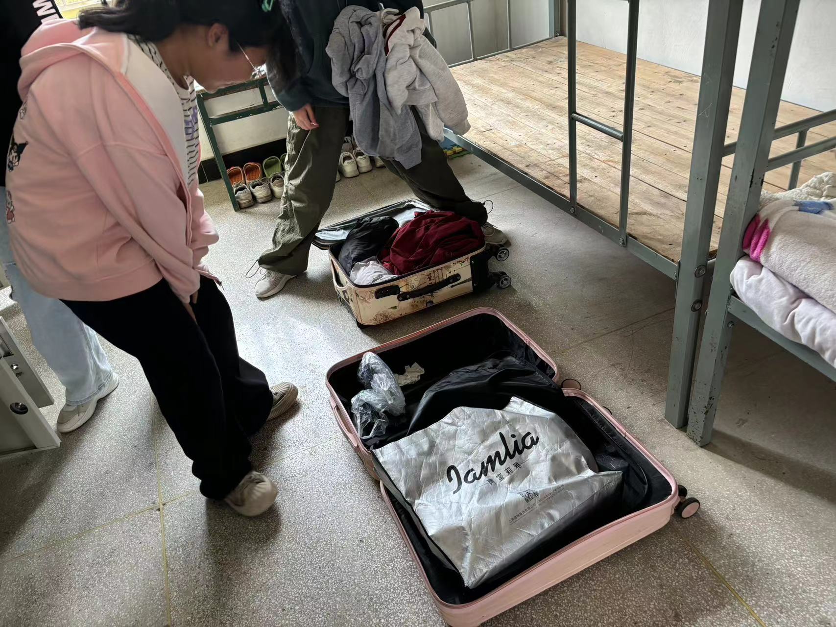 人潮溪学校开展专项排查行动