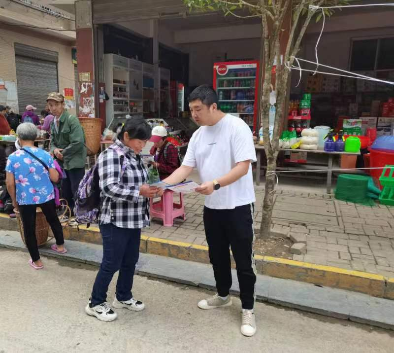 竹叶坪乡：交通宣传零距离 安全出行入人心