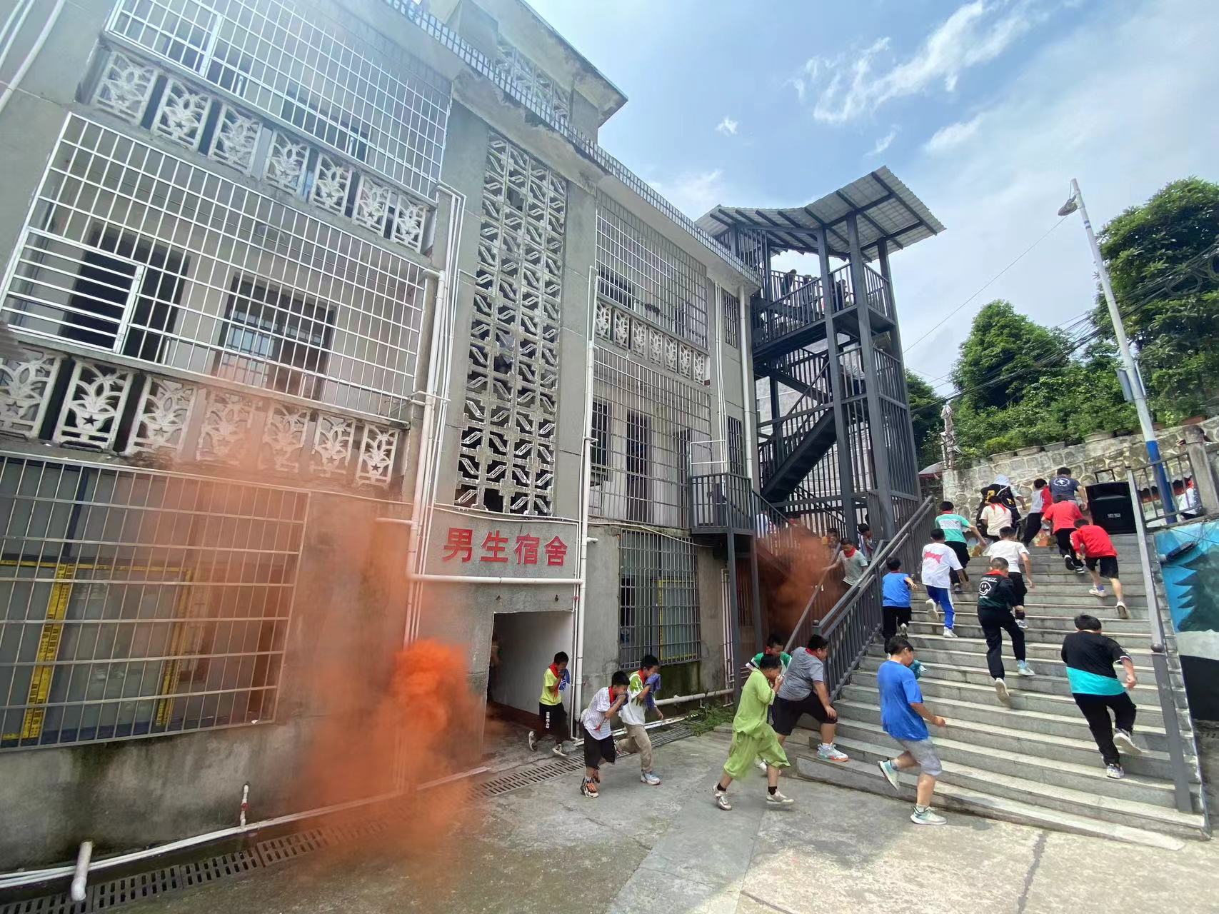 桑植县陈家河小学：筑牢“防火墙”    撑起“安全伞”