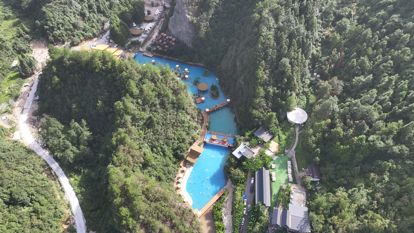 桑植农商银行：金融助推张家界“小巴厘”火爆“出圈”
