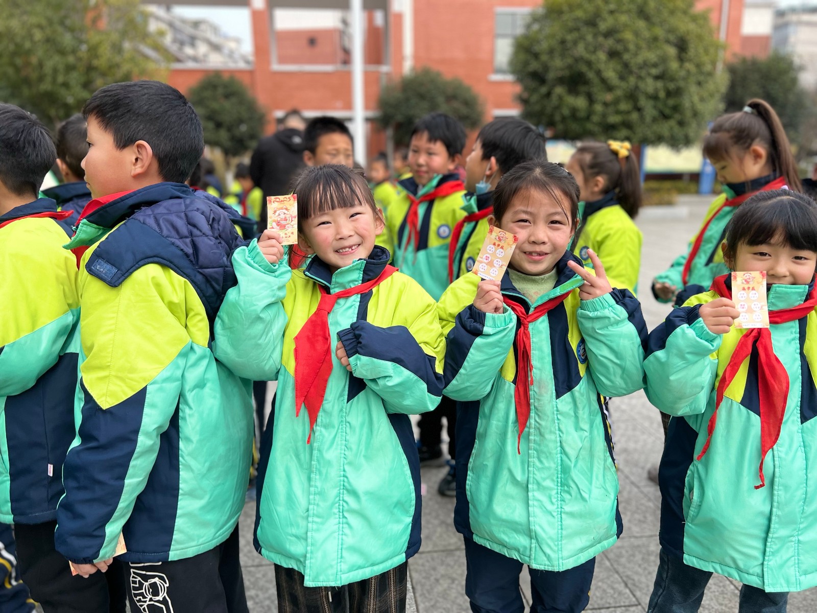 桑植县萃英学校：快乐无“纸”境  萌娃乐测评