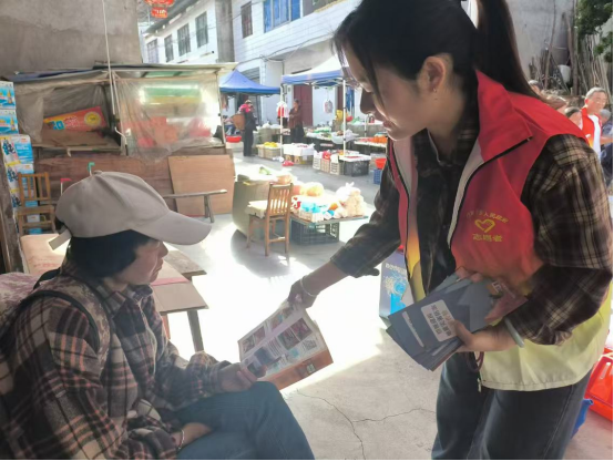 竹叶坪乡：开展国安宣传  让国安意识“遍地开花”