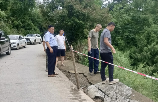 马合口白族乡：汛后排查守家园 重建希望暖民心