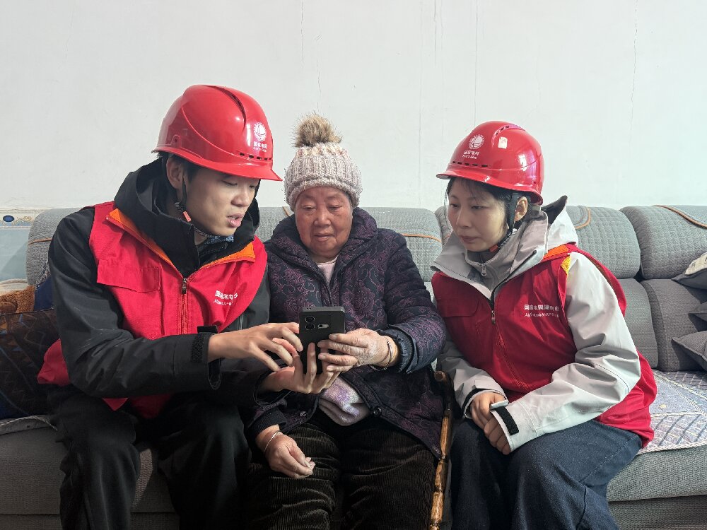 国网桑植县供电公司：“敲门行动”暖民心 精准服务保供电