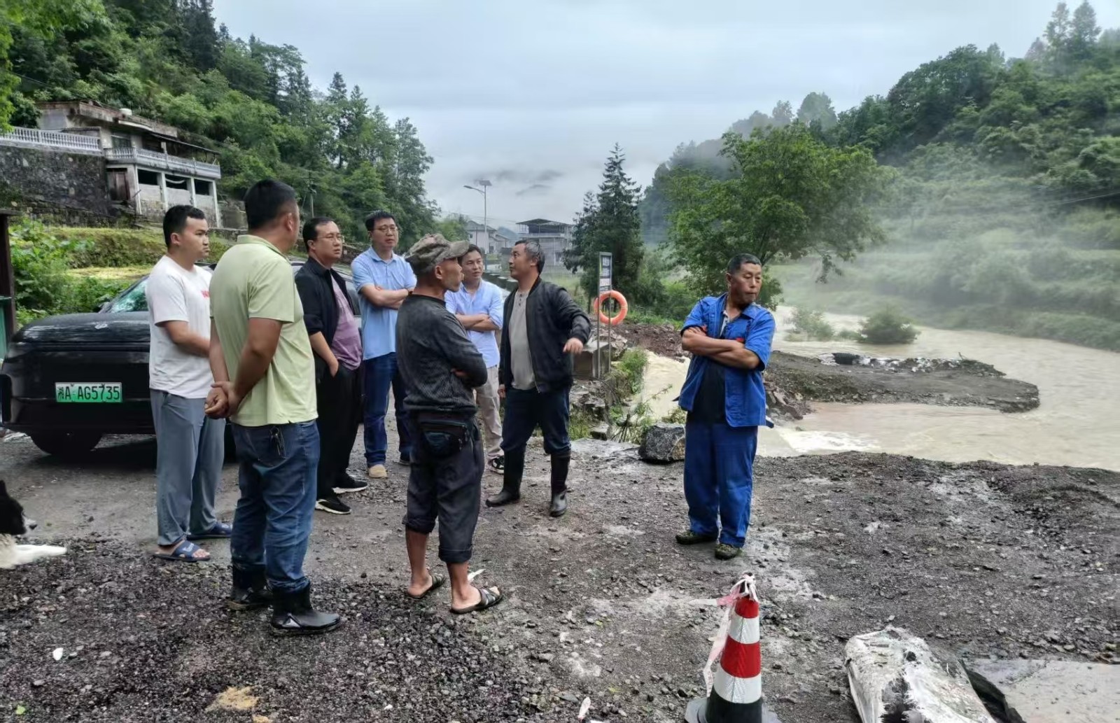 凉水口镇：闻“汛”而动 全力以赴筑牢防汛“安全堤”