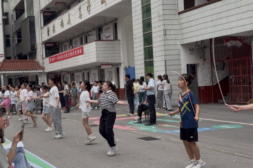 澧源镇第一小学举行跳绳比赛