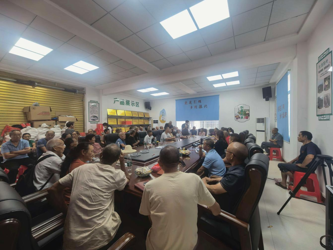 马合口白族乡马合口村： 茶话会上听民声 党群阵地聚民心